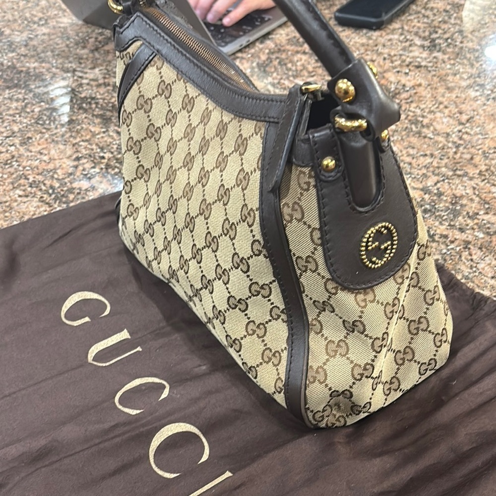Gucci Monogram Beige and Brown Shoulder Bag - Picture 2 of 13